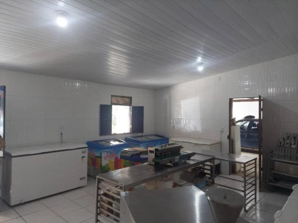 Foto 13 de 19: Casa em leilão em Camaçari - BA, bairro Monte Gordo — Casa 389 m² - Monte Gordo - Camaçari - BA