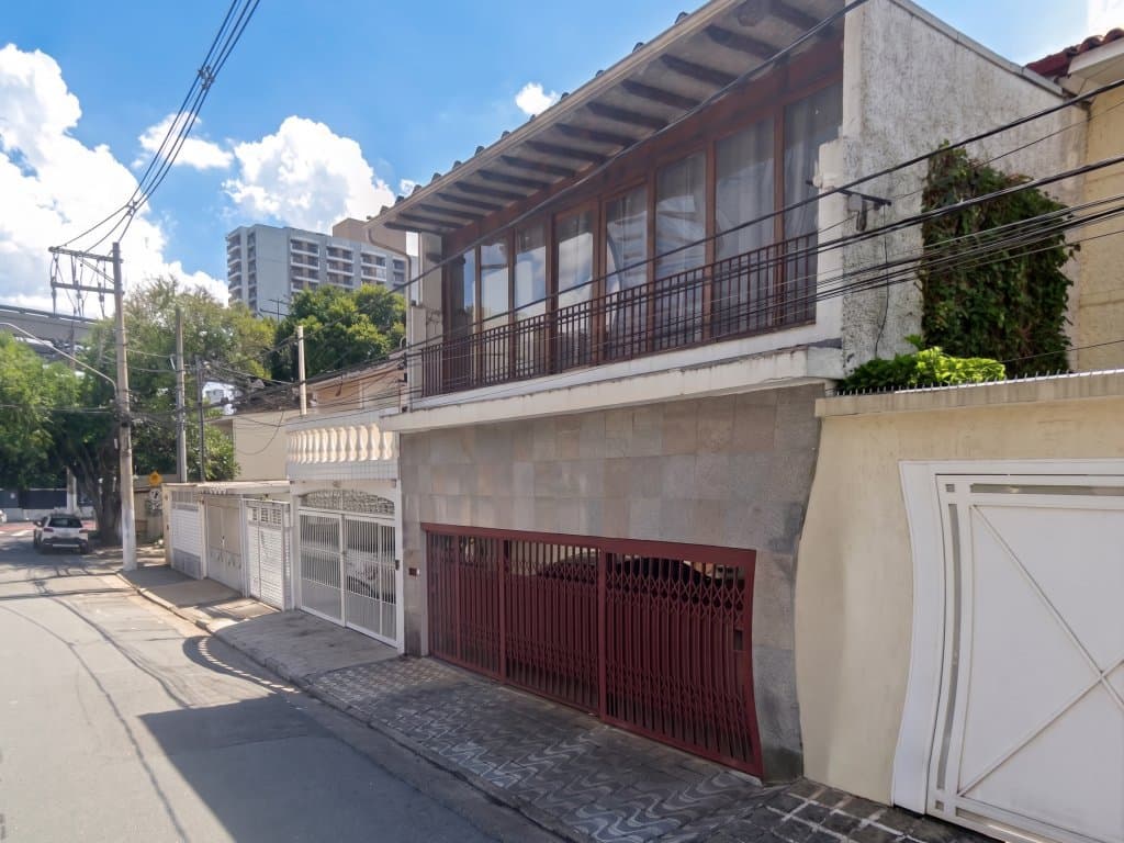 Foto 2 de 3: Casa em leilão em São Paulo - SP, bairro Brooklin — Casa em Terreno 140 m² - Brooklin - São Paulo - SP