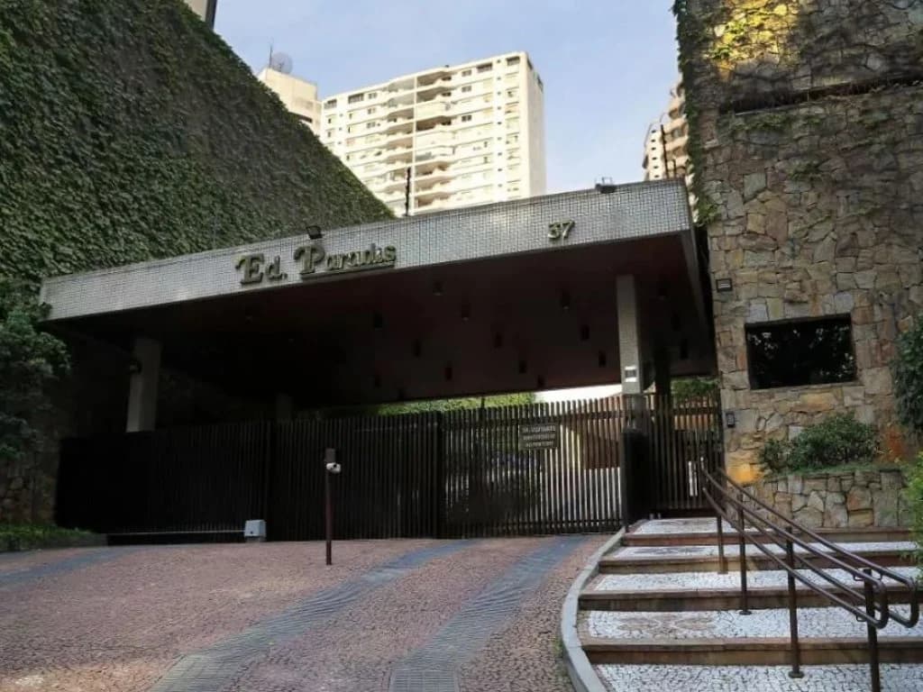 Foto 1 de 10: Apartamento em leilão em São Paulo - SP, bairro Vila Andrade — Apartamento Duplex 439 m² (próx. à Av. Giovanni Gronchi) - Vila Andrade - São Paulo - SP