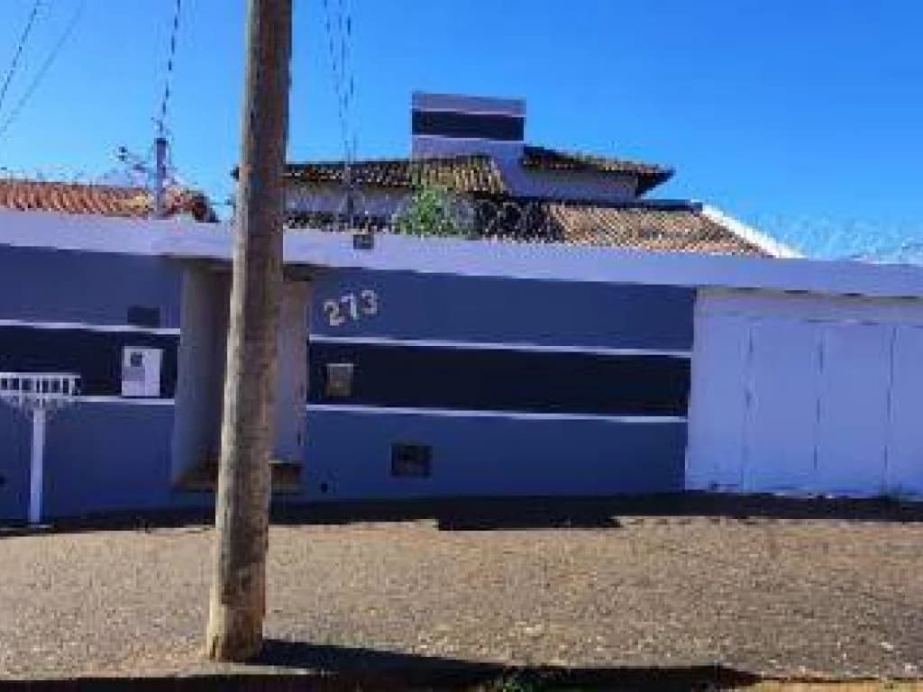 Foto 1 de 24: Casa em leilão em Coromandel - MG, bairro Taquaril — Casa 177 m² - Taquaril - Coromandel - MG