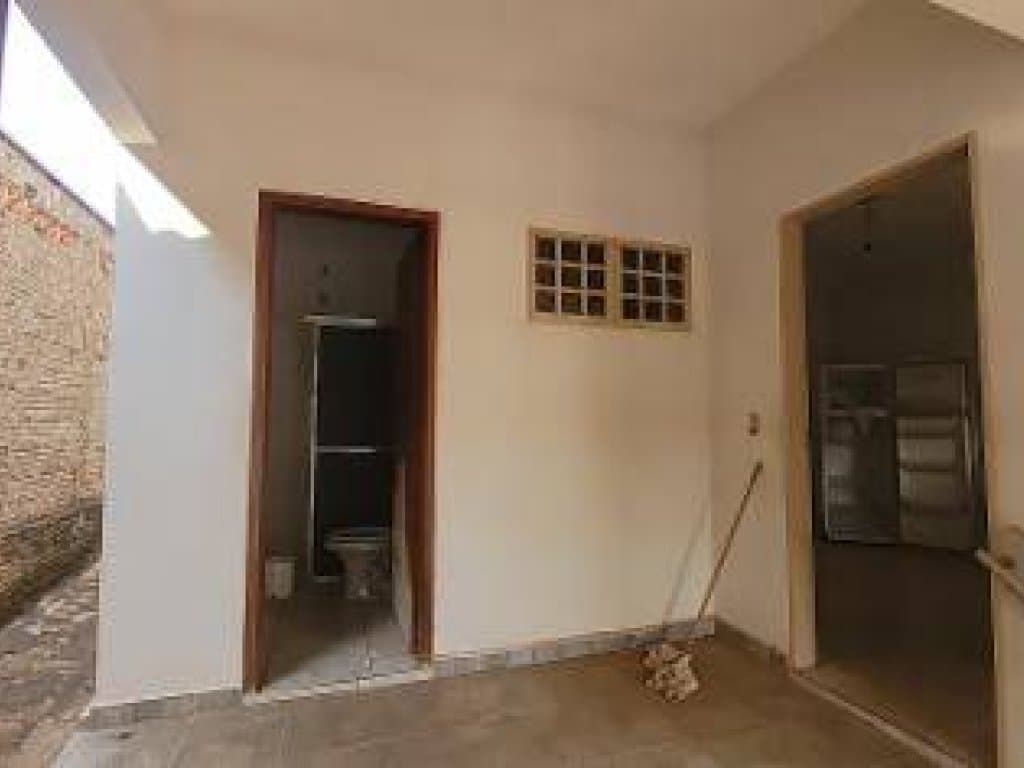 Foto 13 de 15: Casa em leilão em Tupã - SP, bairro Vila das Industrias — Casa, Padrão, 0 Vaga(S) de Garagem