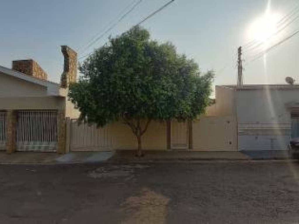 Foto 1 de 15: Casa em leilão em Tupã - SP, bairro Vila das Industrias — Casa, Padrão, 0 Vaga(S) de Garagem