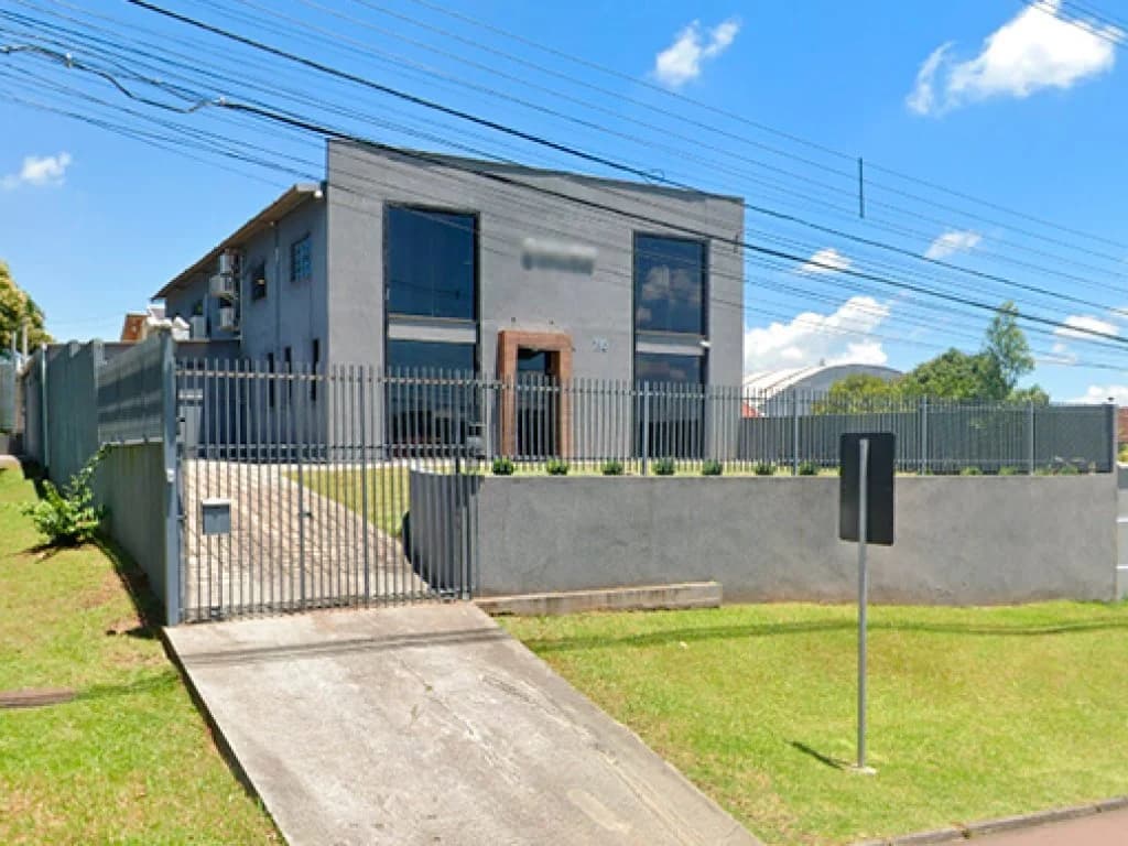 Foto 1 de 4: Comercial em leilão em Curitiba - PR, bairro Orleans — Imóvel Comercial 512 m² - Orleans - Curitiba - PR