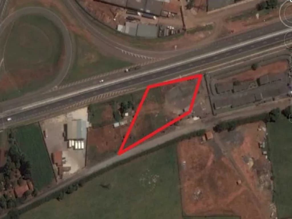 Terreno em leilão em Itapetininga - SP, bairro Chapada Grande — Terreno com 5.585 m² ás Margens da Rod. Raposo Tavares - Itapetininga - SP