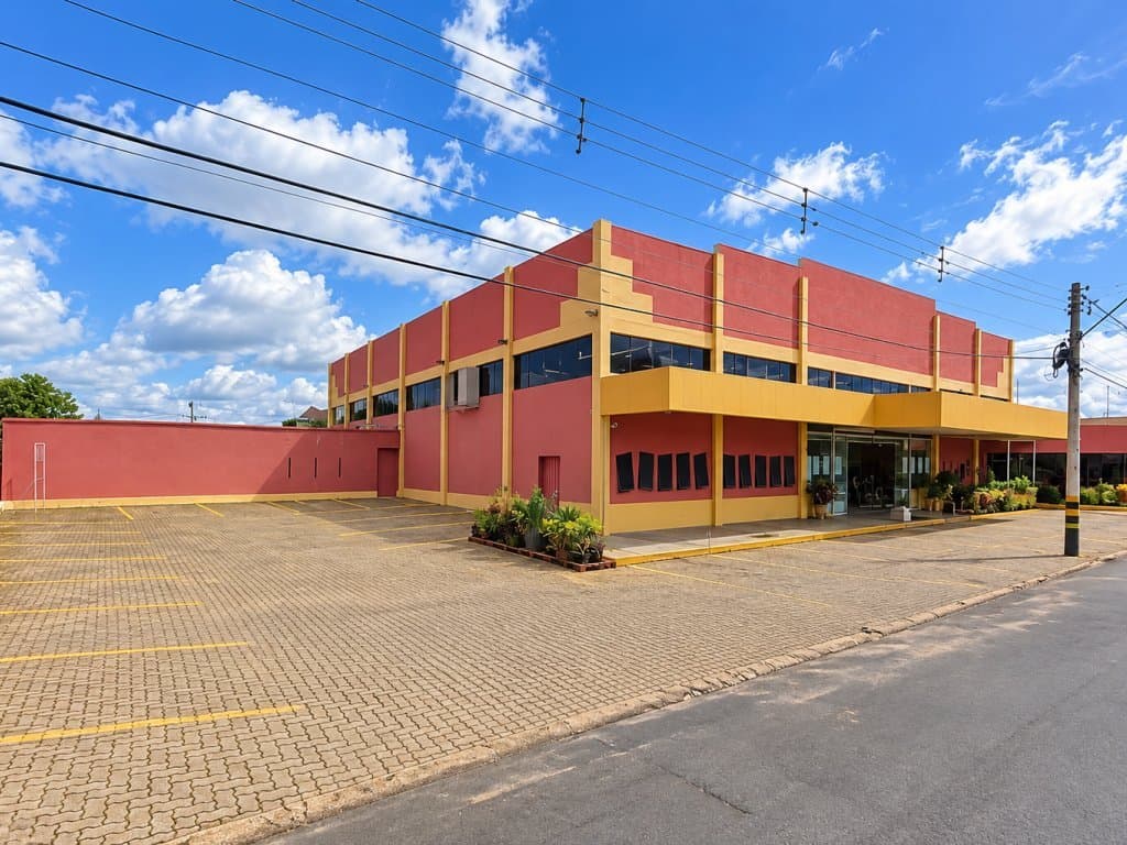 Foto 3 de 8: Comercial em leilão em Santa Rosa De Viterbo - SP, bairro Vila Barros — Prédio Comercial 2.006 m² (área construída) e 2.659 m² (terreno) - Vila Barros - Santa Rosa de Viterbo - SP