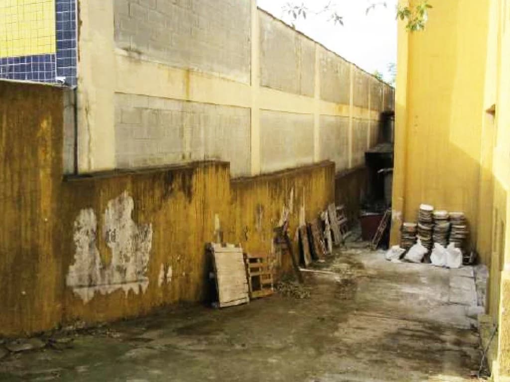 Foto 2 de 3: Terreno em leilão em Diadema - SP, bairro Inamar — Direitos sobre Galpão 350 m² - Inamar - Diadema - SP