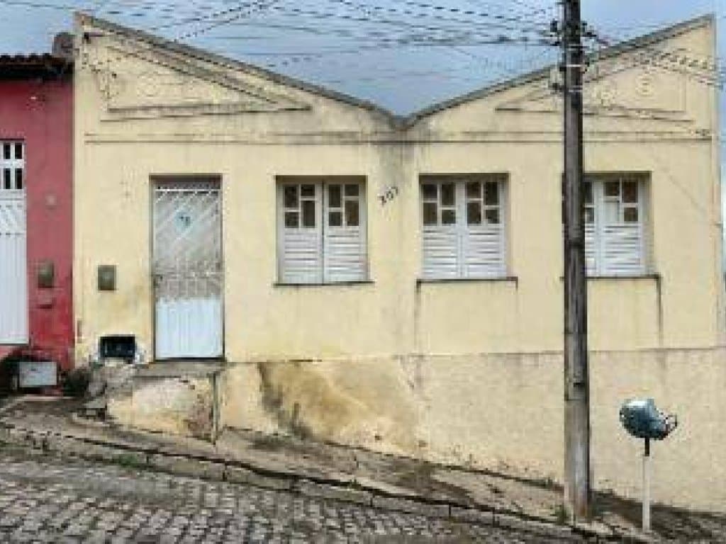 Foto 1 de 3: Casa em leilão em Itapetinga - BA, bairro São Francisco de Assis — Casa 100 m² - São Francisco de Assis - Itapetinga - BA