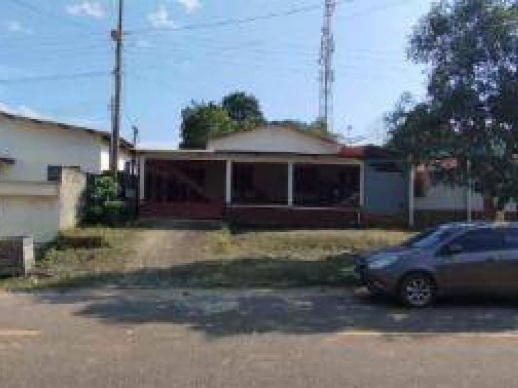 Foto 1 de 17: Casa em leilão em Rodrigues Alves - AC, bairro Centro — Casa, Padrão, 0 Vaga(S) de Garagem
