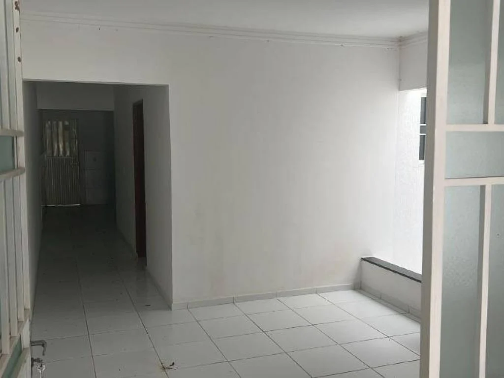 Foto 4 de 12: Casa em leilão em Patos - PB, bairro Monte Castelo — Casa, Padrão, 1 Vaga(S) de Garagem