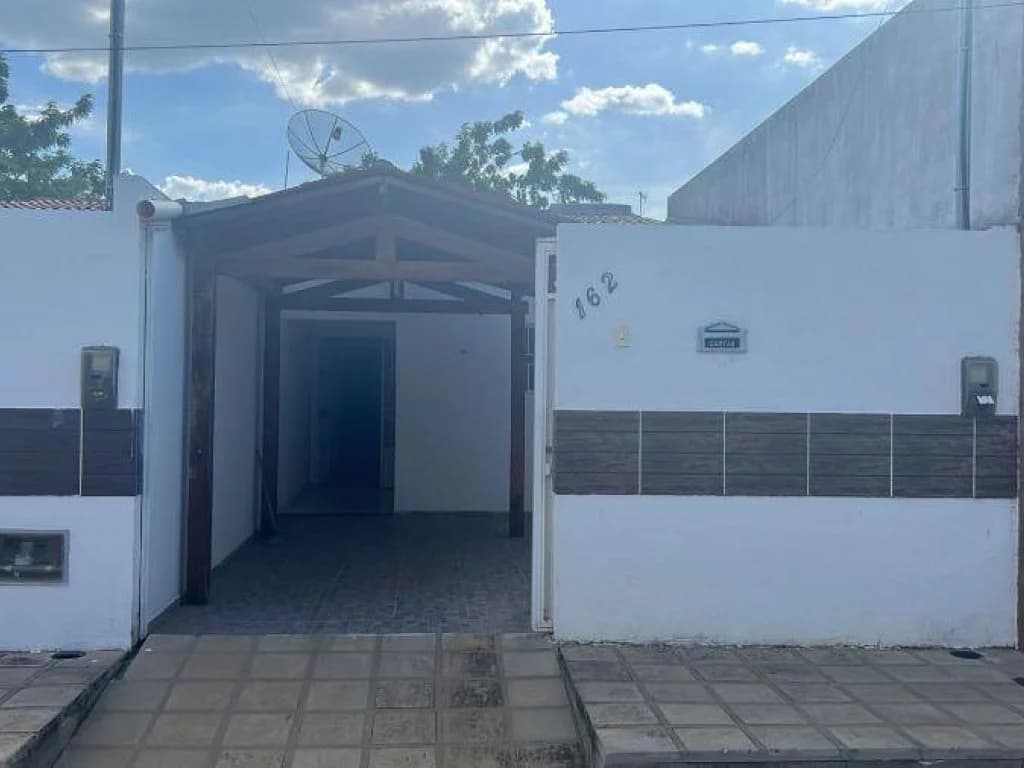 Foto 2 de 12: Casa em leilão em Patos - PB, bairro Monte Castelo — Casa, Padrão, 1 Vaga(S) de Garagem