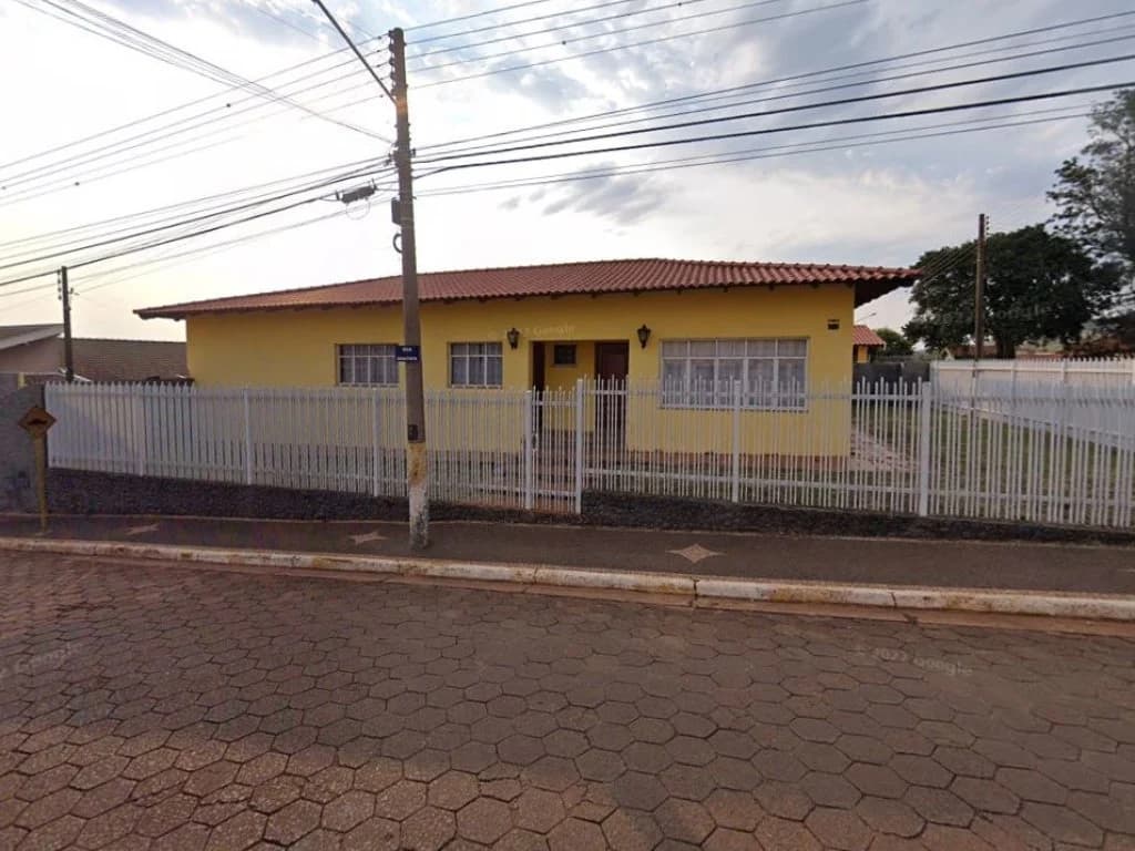 Foto 1 de 4: Casa em leilão em Arandu - SP, bairro Centro — Domínio Útil sobre Casa 344 m² - Centro - Arandu - SP