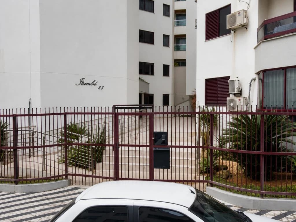 Foto 7 de 24: Apartamento em leilão em Itapema - SC, bairro Centro — Apartamento 106 m² de área total (Condomínio frente à praia) - Centro - Itapema - SC
