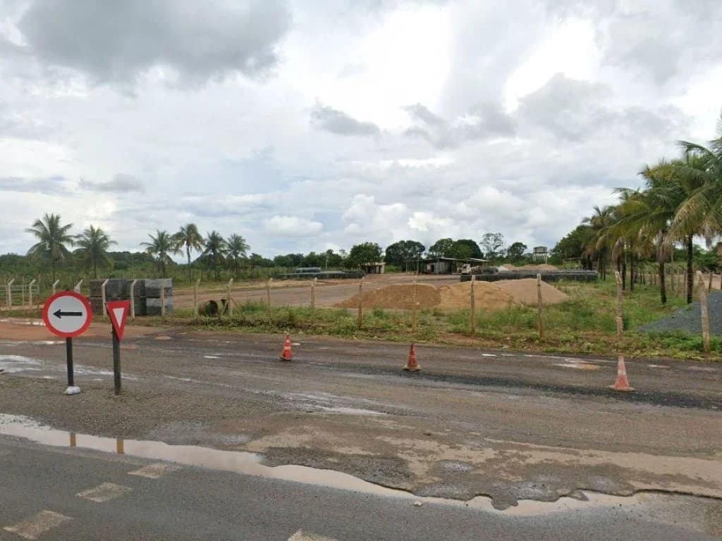 Foto 2 de 3: Terreno em leilão em Corinto - MG, bairro Manoel da Frota — Área de 11.280 m² (com construção) - Manoel da Frota - Corinto - MG