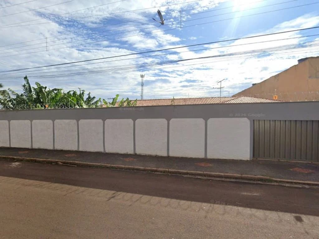 Foto 3 de 11: Casa em leilão em Ituiutaba - MG, bairro Centro — Casa 236 m² - Centro - Ituiutaba - MG