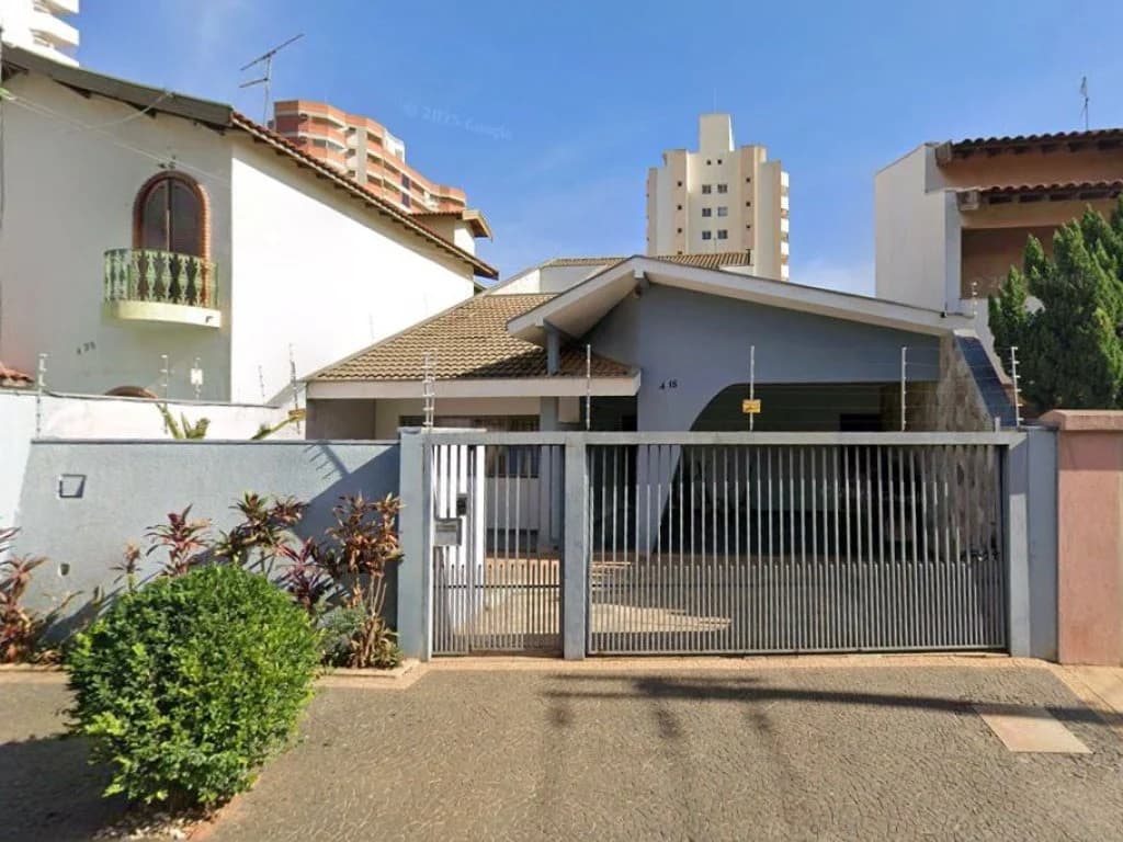 Foto 1 de 16: Casa em leilão em Bauru - SP, bairro Jardim Panorama — Casa 256 m² - Jardim Panorama - Bauru - SP