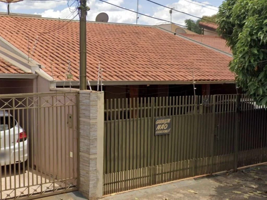 Foto 2 de 3: Casa em leilão em Ourinhos - SP, bairro Jardim Santa Fé — Casa em Terreno de 250 m² - Jardim Santa Fé - Ourinhos - SP
