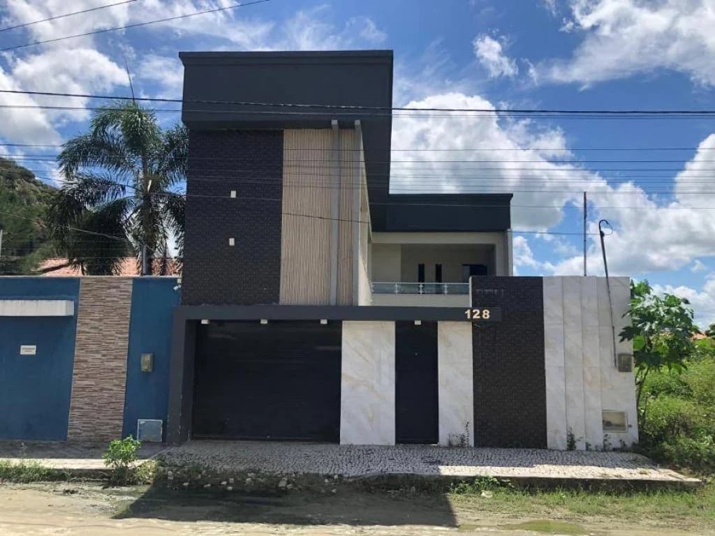 Foto 1 de 64: Casa em leilão em Quixadá - CE — Casa 345 m² - Planalto Renascer - Quixadá - CE
