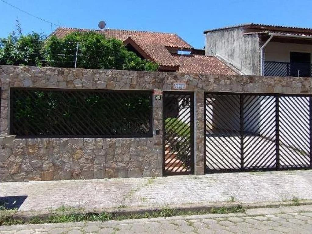 Foto 1 de 37: Casa em leilão em Peruíbe - SP, bairro Balneário Stella Maris — Casa 229 m² - Balneário Stella Maris - Peruíbe - SP