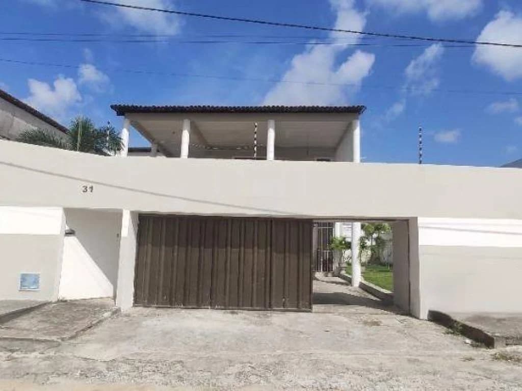 Foto 1 de 35: Casa em leilão em Fortaleza - CE, bairro Lagoa Redonda — Casa 378 m² - Lagoa Redonda - Fortaleza - CE
