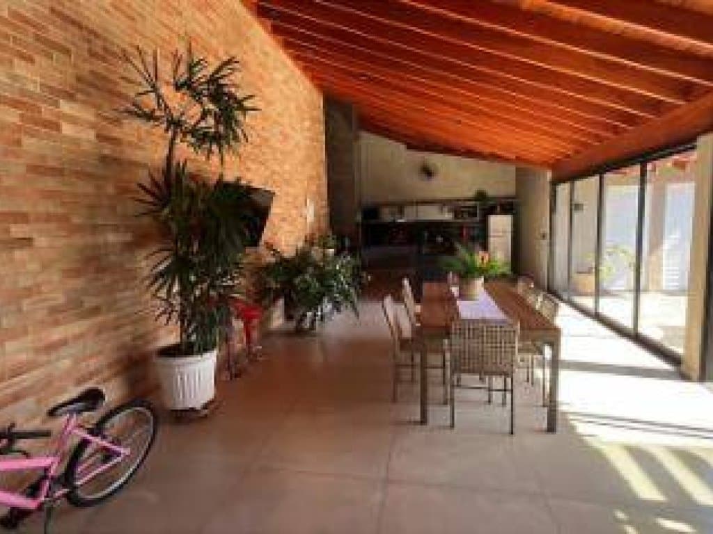 Foto 3 de 16: Casa em leilão em Catanduva - SP, bairro Jardim do Bosque — Casa, Padrão, 2 Vaga(S) de Garagem