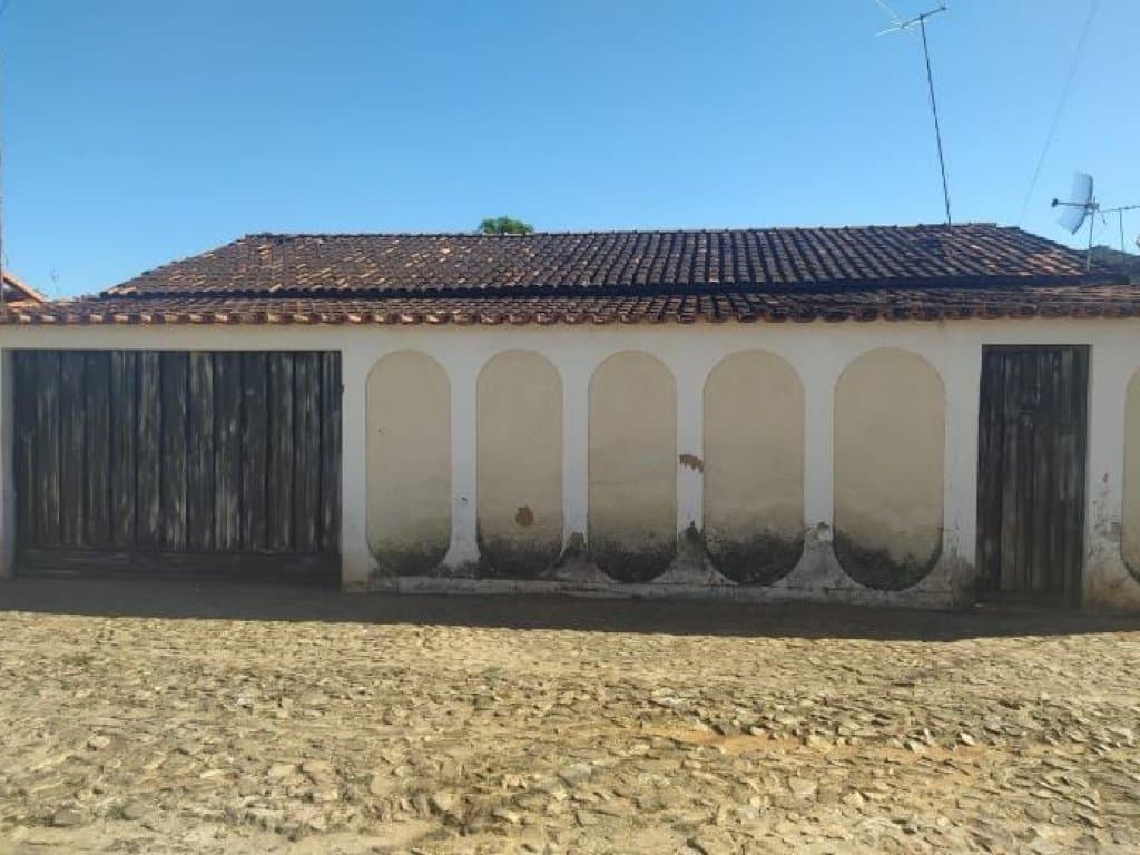 Foto 1 de 19: Casa em leilão em Grão Mogol - MG, bairro Centro — Casa, Padrão, 1 Vaga(S) de Garagem