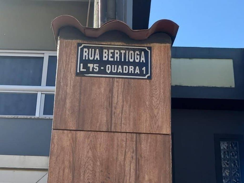 Foto 6 de 29: Casa em leilão em São João De Meriti - RJ, bairro Parque Novo Rio — Casa, em Condomínio, 1 Vaga(S) de Garagem