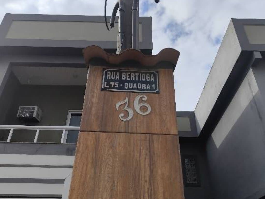 Foto 28 de 29: Casa em leilão em São João De Meriti - RJ, bairro Parque Novo Rio — Casa, em Condomínio, 1 Vaga(S) de Garagem