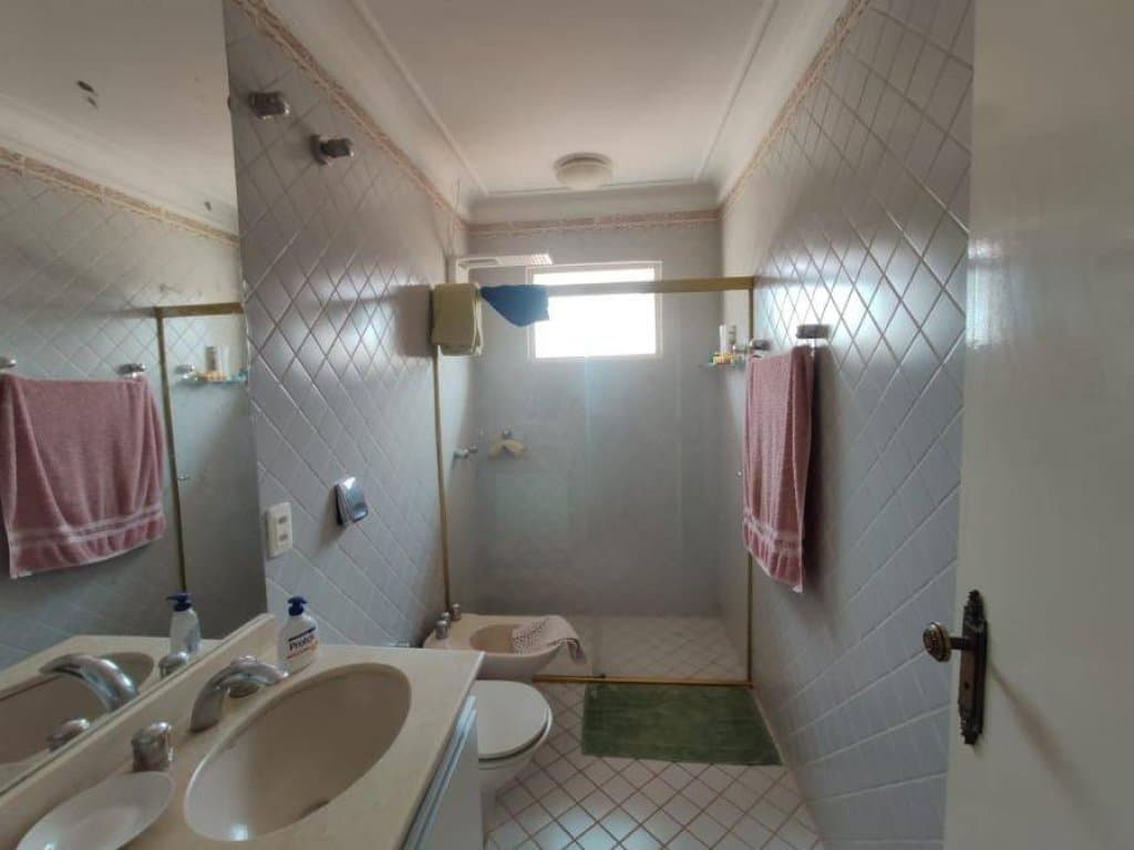 Foto 21 de 27: Casa em leilão em Londrina - PR, bairro Jardim Petrópolis — Casa, Padrão, 1 Vaga(S) de Garagem