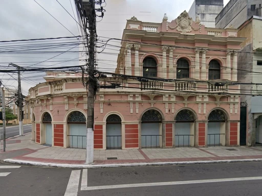 Foto 2 de 16: Comercial em leilão em Vitória - ES, bairro Centro — Prédio Comercial 1.367 m² - Centro - Vitória - ES