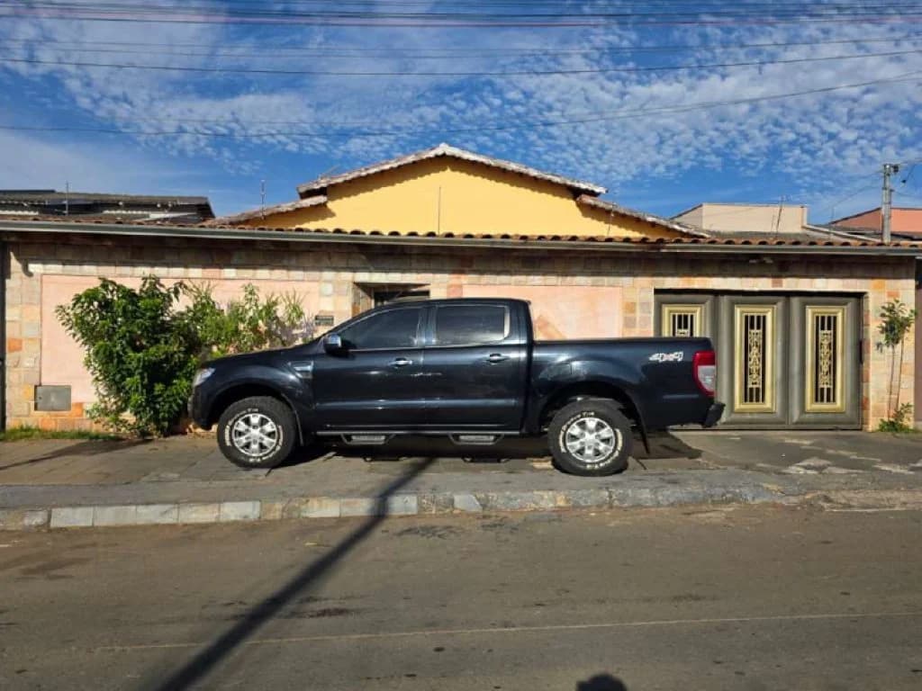 Foto 1 de 2: Casa em leilão em Goiânia - GO — Casa 205 m² - Alphaville Residencial - Goiânia - GO