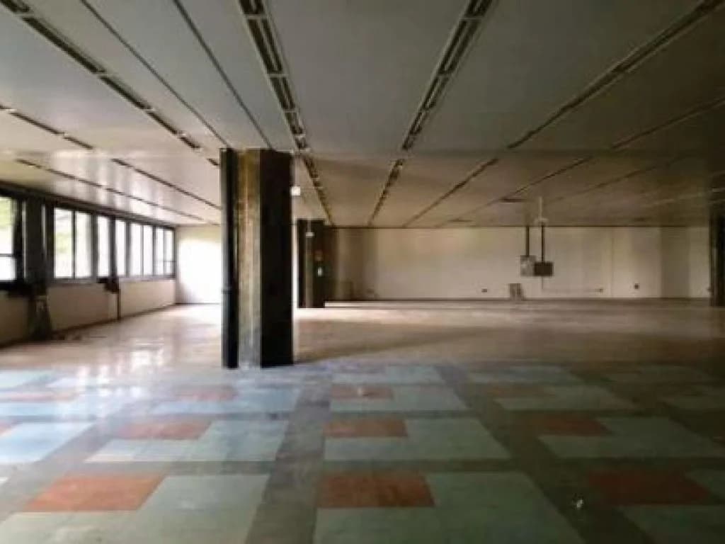 Foto 8 de 15: Comercial em leilão em Umuarama - PR, bairro Centro — Prédio Comercial 4.802 m² - Centro - Umuarama - PR