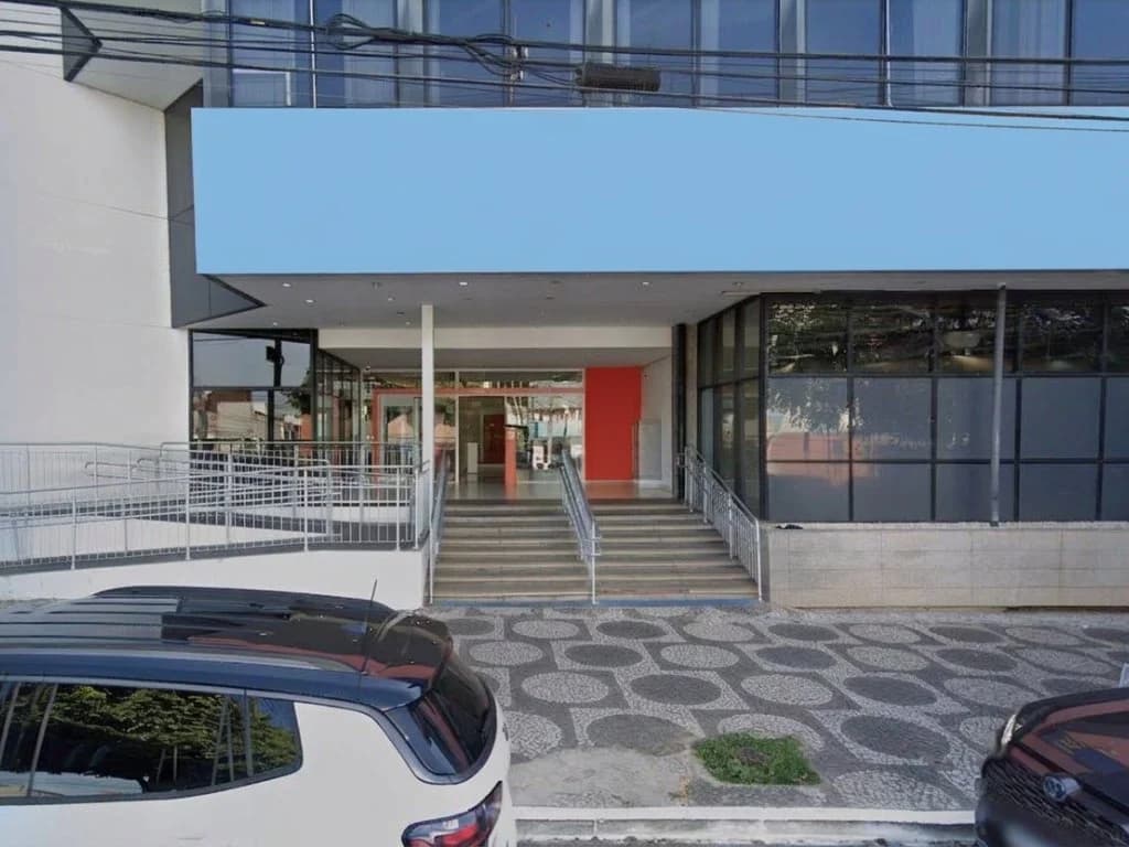 Foto 2 de 15: Comercial em leilão em Umuarama - PR, bairro Centro — Prédio Comercial 4.802 m² - Centro - Umuarama - PR