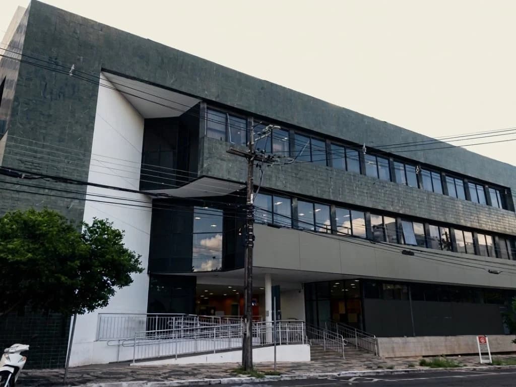 Foto 15 de 15: Comercial em leilão em Umuarama - PR, bairro Centro — Prédio Comercial 4.802 m² - Centro - Umuarama - PR
