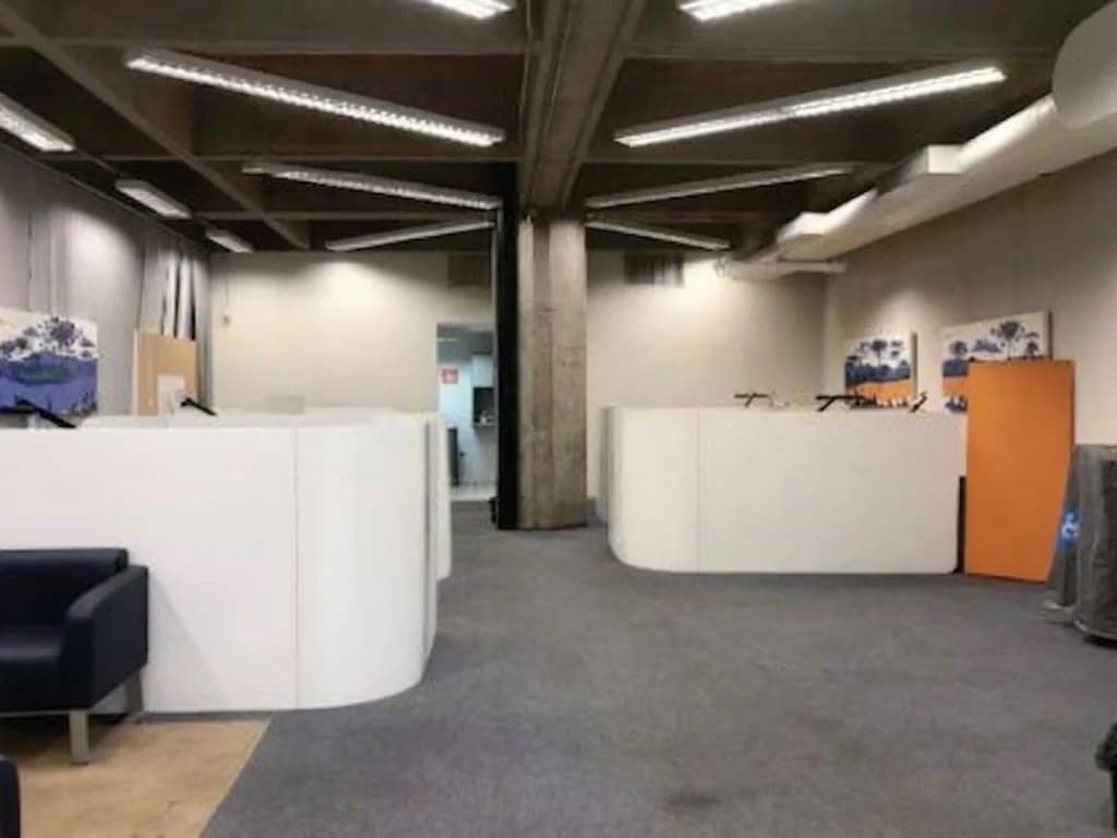 Foto 3 de 15: Comercial em leilão em Umuarama - PR, bairro Centro — Prédio Comercial 4.802 m² - Centro - Umuarama - PR