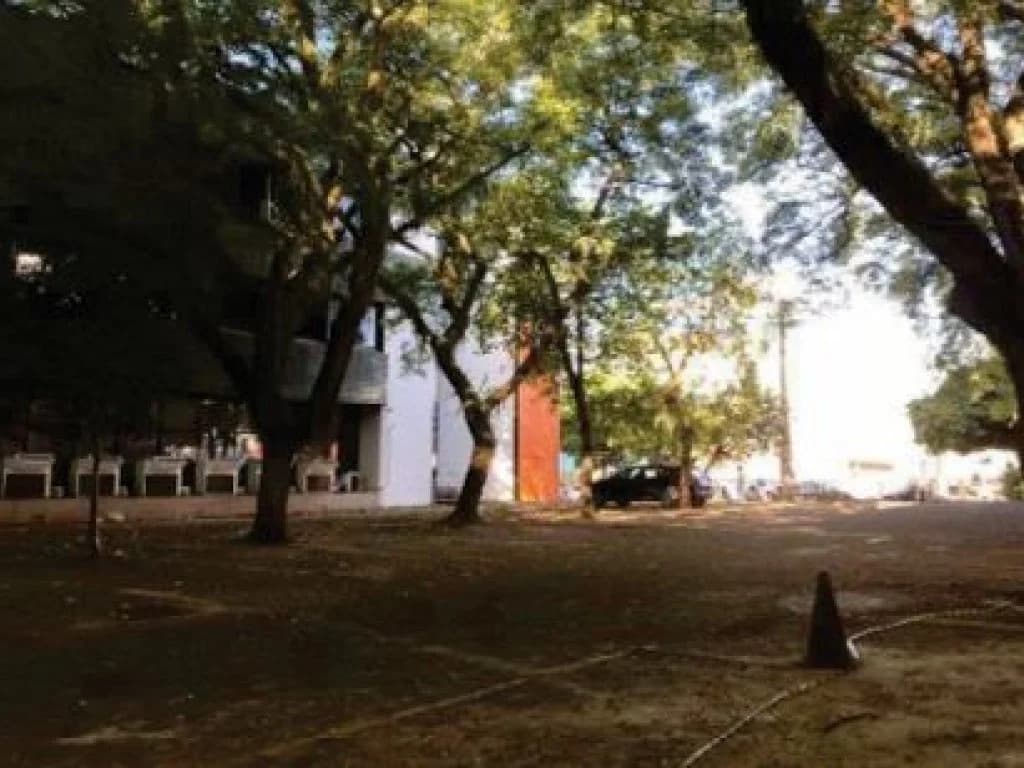 Foto 12 de 15: Comercial em leilão em Umuarama - PR, bairro Centro — Prédio Comercial 4.802 m² - Centro - Umuarama - PR