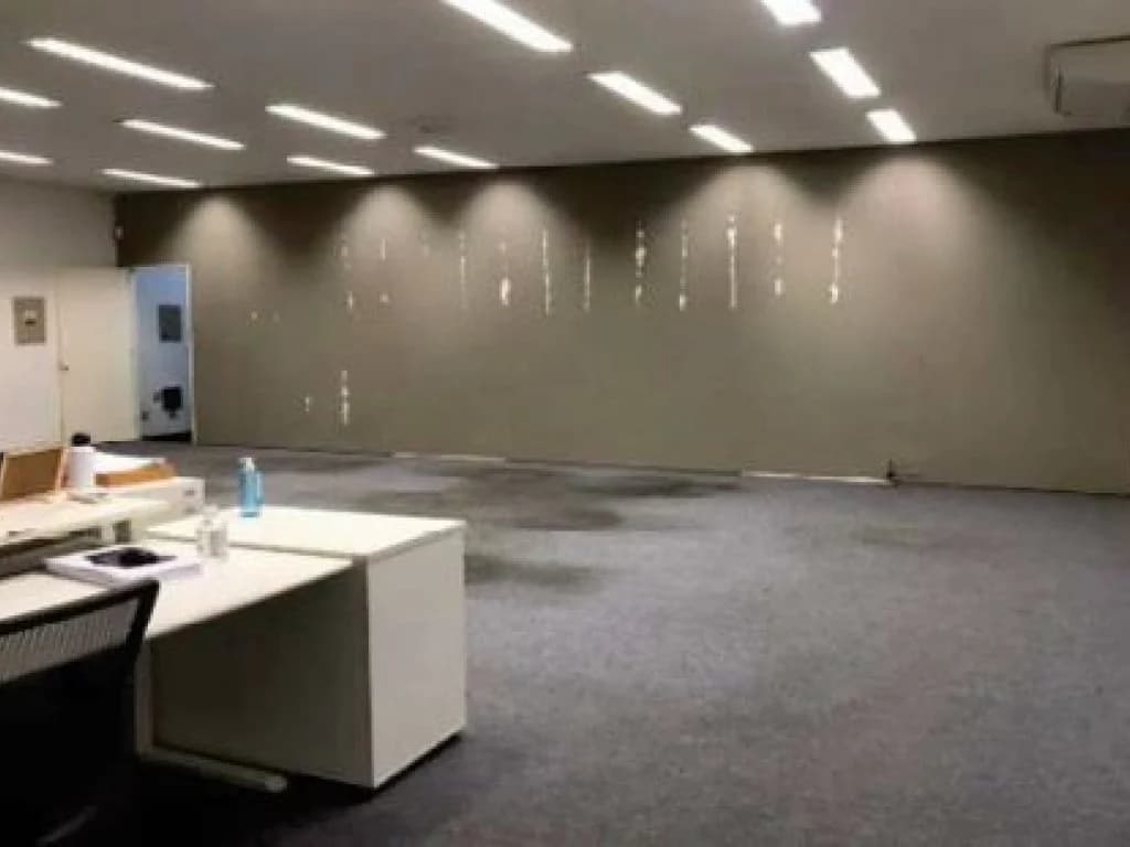 Foto 4 de 15: Comercial em leilão em Umuarama - PR, bairro Centro — Prédio Comercial 4.802 m² - Centro - Umuarama - PR