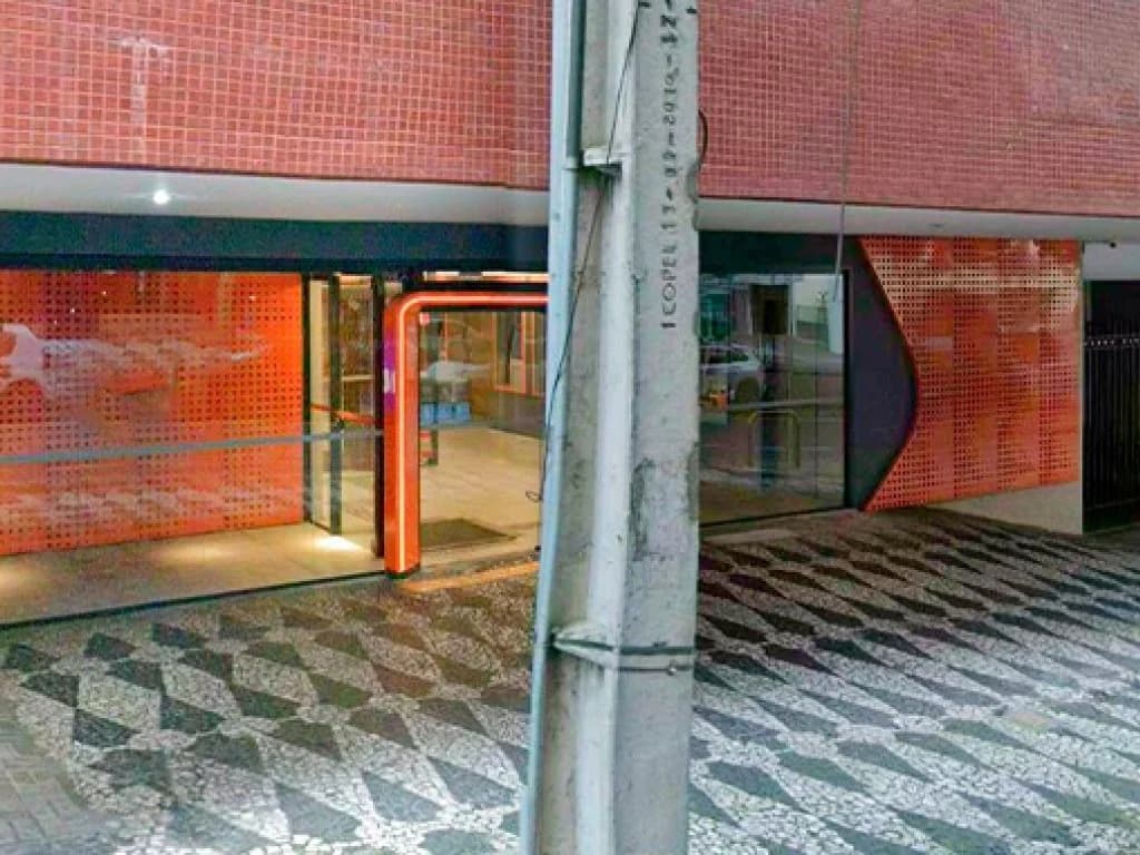 Foto 3 de 6: Comercial em leilão em Curitiba - PR, bairro Bigorrilho — Loja 614 m² (23 vagas) - Bigorrilho - Curitiba - PR