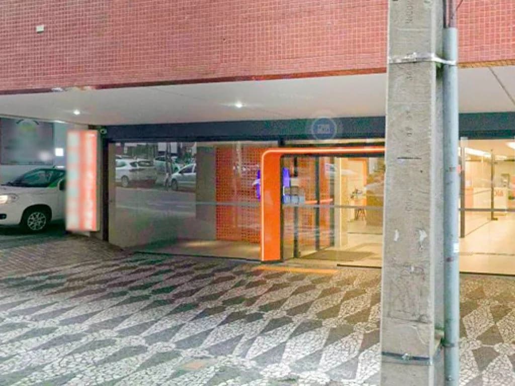 Foto 2 de 6: Comercial em leilão em Curitiba - PR, bairro Bigorrilho — Loja 614 m² (23 vagas) - Bigorrilho - Curitiba - PR