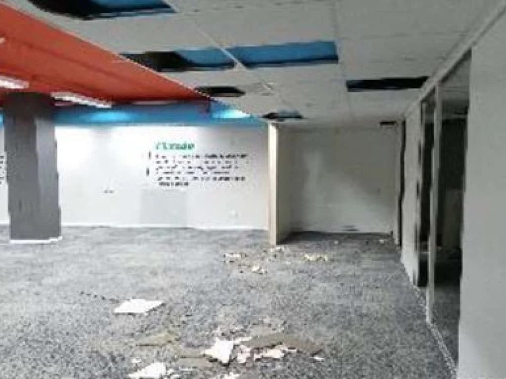 Foto 8 de 24: Comercial em leilão em Porto Alegre - RS, bairro Centro Histórico — Salas Comerciais (07 vagas) - Centro Histórico - Porto Alegre - RS