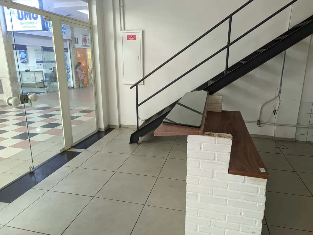 Foto 4 de 77: Comercial em leilão em Rio De Janeiro - RJ, bairro Copacabana — Imóvel Comercial 32 m² (privativa + comum) (Loja 105) - Copacabana - Rio de Janeiro - RJ