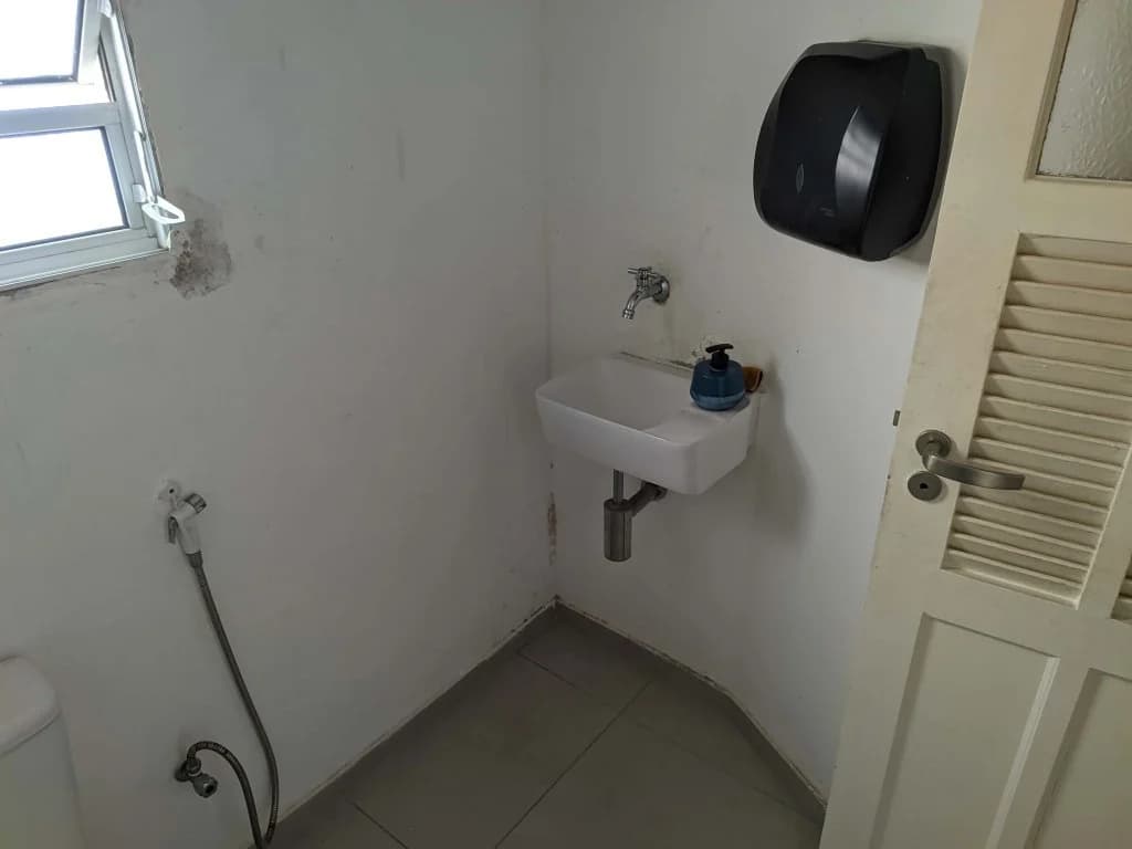 Foto 51 de 77: Comercial em leilão em Rio De Janeiro - RJ, bairro Copacabana — Imóvel Comercial 32 m² (privativa + comum) (Loja 105) - Copacabana - Rio de Janeiro - RJ