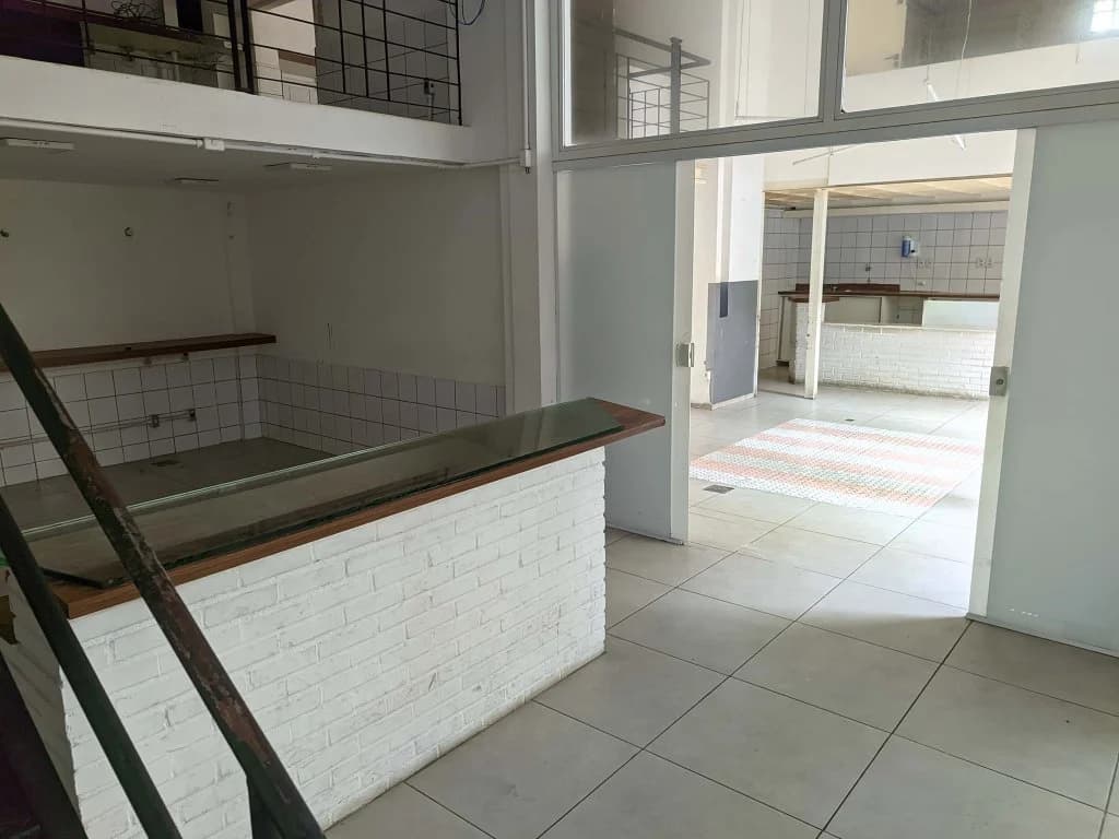 Foto 2 de 77: Comercial em leilão em Rio De Janeiro - RJ, bairro Copacabana — Imóvel Comercial 32 m² (privativa + comum) (Loja 105) - Copacabana - Rio de Janeiro - RJ