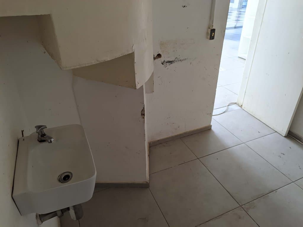 Foto 23 de 77: Comercial em leilão em Rio De Janeiro - RJ, bairro Copacabana — Imóvel Comercial 32 m² (privativa + comum) (Loja 105) - Copacabana - Rio de Janeiro - RJ