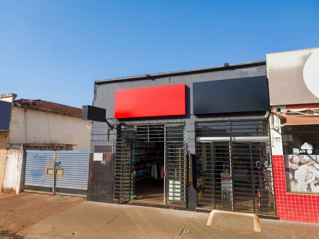 Foto 1 de 4: Comercial em leilão em Guaíra - SP, bairro Centro — Imóvel Comercial 440 m² - Centro - Guaíra - SP