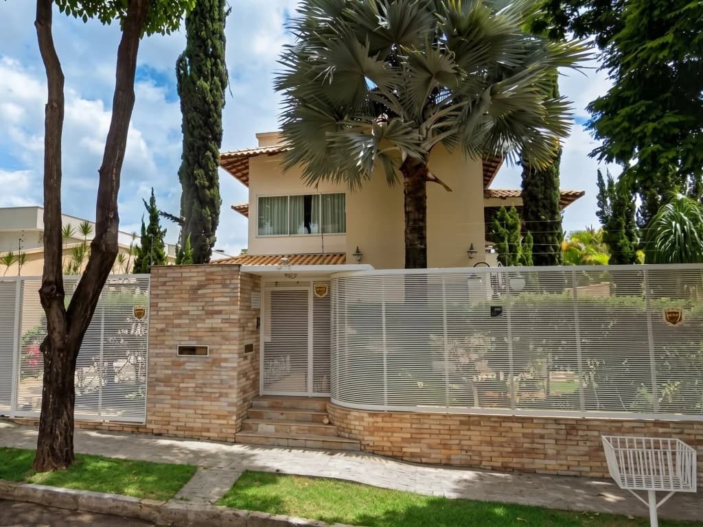 Foto 2 de 4: Casa em leilão em Belo Horizonte - MG, bairro São Luiz — Casa 929 m² - São Luiz - Belo Horizonte - MG