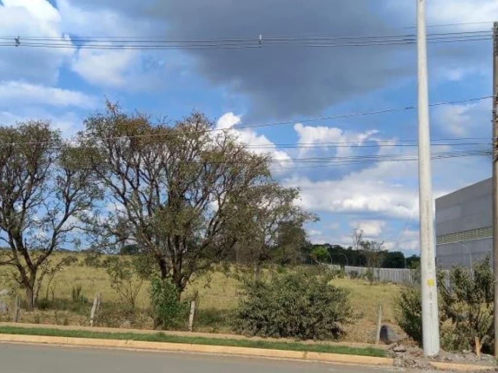 Foto 5 de 12: Terreno em leilão em Paulínia - SP, bairro Cascata — Terreno de Porte Industrial com 200.008 m² - Cascata - Paulínia - SP