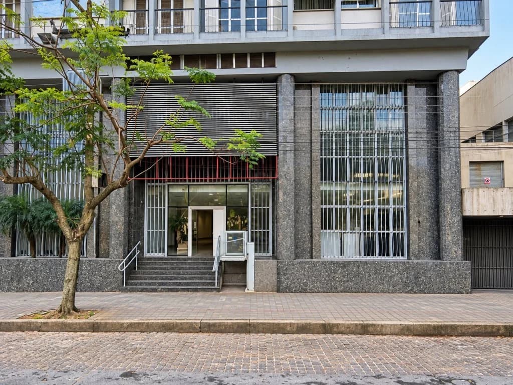 Foto 1 de 20: Comercial em leilão em Pelotas - RS, bairro Centro — Ex-Agência 1.638 m² - Centro - Pelotas - RS