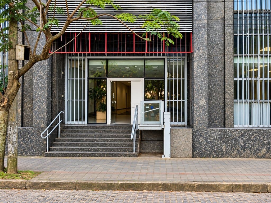 Foto 2 de 20: Comercial em leilão em Pelotas - RS, bairro Centro — Ex-Agência 1.638 m² - Centro - Pelotas - RS