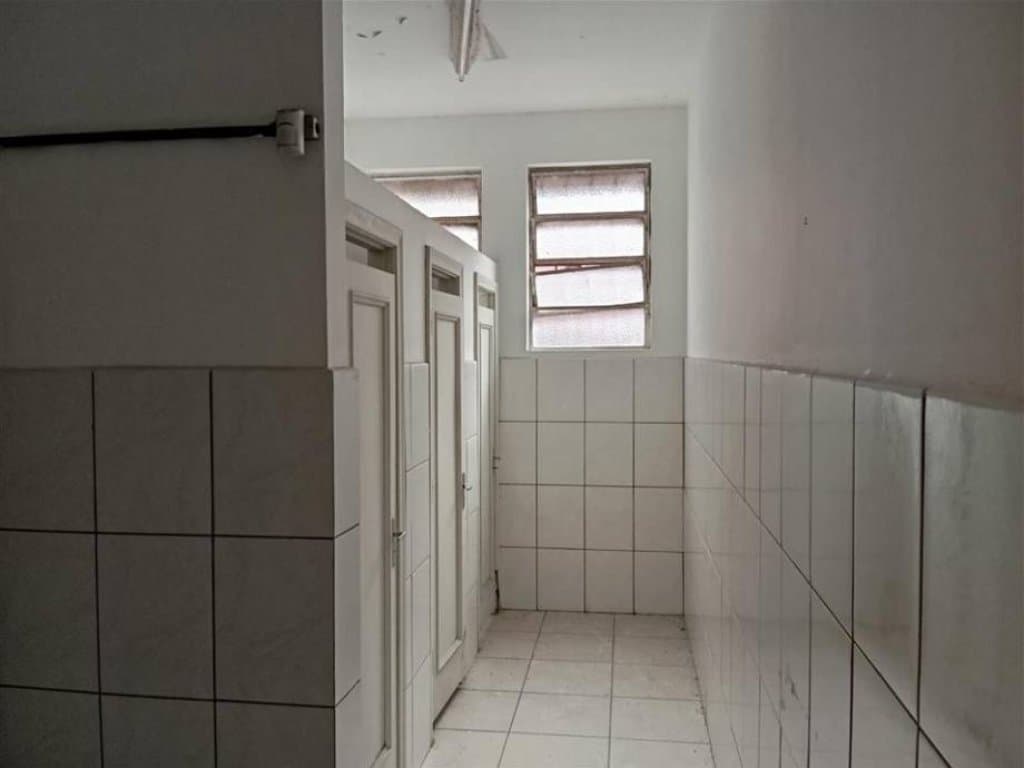 Foto 18 de 20: Comercial em leilão em Pelotas - RS, bairro Centro — Ex-Agência 1.638 m² - Centro - Pelotas - RS