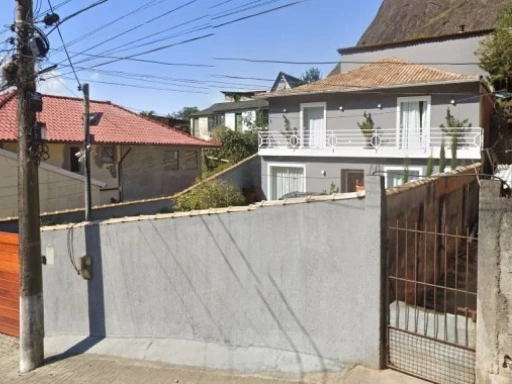Foto 3 de 3: Casa em leilão em Petrópolis - RJ, bairro Retiro — Casa 136 m² (privativa + comum) - Retiro - Petrópolis - RJ